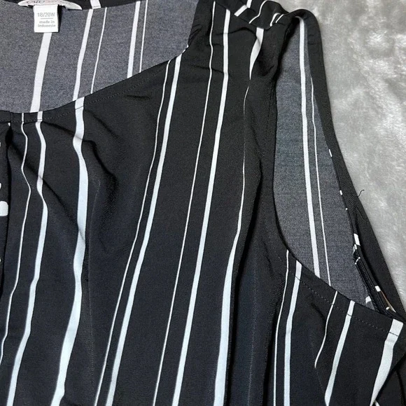Cato Sleeveless Blouse Womens 18/20W Black White Asymmetrical Twist Front Artsy - Picture 8 of 10